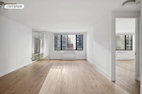 This light and bright North facing one bedroom is prestigiously located on West 61st Street in the heart of Lincoln Square just off Broadway and next to Central Park. Bursting with constant Northern light, this perfectly proportioned apartment has an...