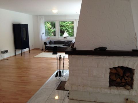 Representative furnished villa in Königsdorf (near Cologne). The 139 square meters are divided into a large living/dining room (70 sqm) with exit to the garden, 2 high-quality bathrooms, a fitted kitchen with a further dining area, 2 bedrooms (on the...