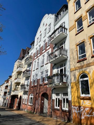 Nice vacation apartment centrally located in Flensburg. 5-10 minutes walk to the university, city center, train station and the fjord. 15 min. by car to the beach. All rooms are bright and modern furnished. One bedroom with a 1,40m bed. A living room...