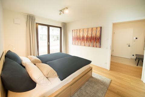 *English* Fully furnished apartment with complete equipment for short-term rental (maximum 6 months). Ideal for expats, probationers or business people. Laundry and cleaning service can be added. Facilities Kitchen with microwave, oven, dishwasher, c...