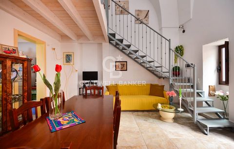 PUGLIA - SALENTO - CUTROFIANO In Cutrofiano, a very central town in Salento, we offer for sale a lovely detached house of around 90 m2, with characteristic star vaults. At the entrance, we are welcomed by a bright living room which leads to the kitch...