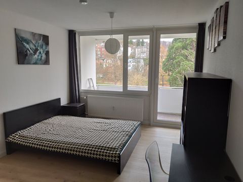 This completely renovated 30 sqm apartment with a balcony and a wonderful view of the Greek chapel is located in a quiet complex right next to the park. It is a 10-15 minute walk to the city center (1 km to Kranzplatz). The bathroom and kitchen are c...