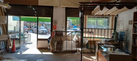 We offer for sale extraordinary commercial premises in a great area of Maracena with easy parking and entrance and exit and with a lot of traffic of people and vehicles. Very bright and ready to use. The premises are practically open-plan except for ...