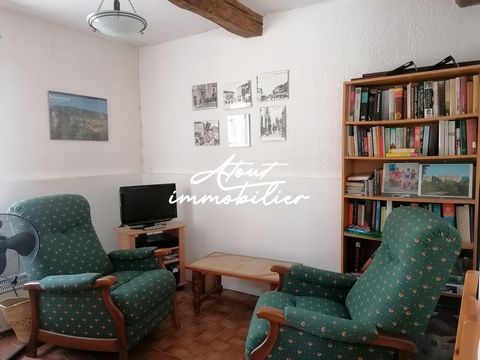 To discover this pretty vertical village house in the heart of the charming village of Tressan. It consists of a separate kitchen and a living room on the ground floor, on the first two bedrooms and a raised bathroom with two bedrooms. To visit it, c...