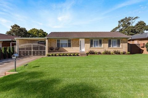 A wonderful opportunity to secure a stunning home on a large 992sqm parcel of land in the family friendly suburb of Oakdale has presented itself. The home's superb setting is impressive with vibrant interiors that carry you effortlessly throughout th...