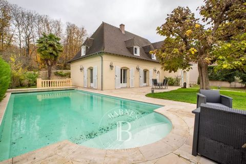 BARNES has the exclusive listing of this 208m² (2,239 sq ft) house with a 1,051m² (11,313 sq ft) garden and heated pool in the heart of the village of Bailly. Public school, international Montessori school, shops, market, bus and train station all wi...