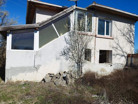 Price: 7 000 euros Living area: 120 sq.m Plot: 2735 sq.m We offer for sale a two-story house with a built-up area of ​​120 sq.m. The house is electrified and water supplied. Consists of First floor – entrance hall, three rooms, toilet; Second floor –...