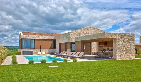 Luxury villa with pool and panoramic view ideally located in Brtonigla. The town of Brtonigla is located in the northwestern part of the Istrian peninsula and is known for its fascinating history, wine cellars, excellent taverns and the Mramornica ca...