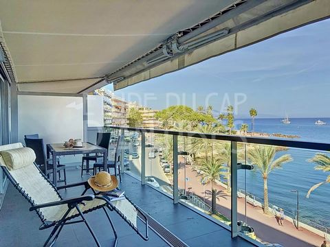 Panoramic sea view for this superb 3 room apartment on a high floor. Located in a reisdence with services, this apartment consists of a beautiful living room opening onto a large terrace. 2 bedrooms each with a bathroom. Quality fitted and equipped k...