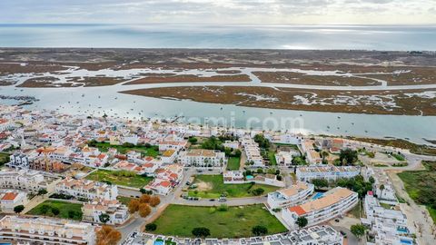 In Santa Luzia just 100 mts from the coast, has a magnificent plot for the construction of a block with three floors. Construction index 25%, gross construction area of 2.992 sqm. Tavira has a quiet environment and is the perfect place for all ages. ...
