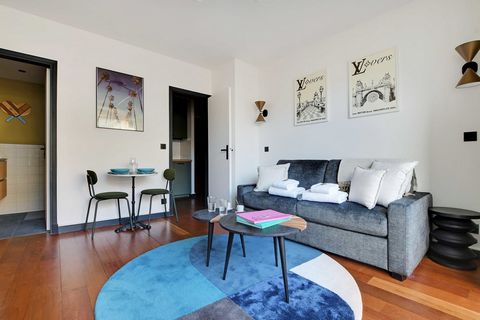 Our accommodation We are delighted to welcome you to our studio apartment in the 8th arrondissement of Paris. It is on the 4th floor with a lift. The privileged location of our studio puts you close to the cultural treasures of Paris and invites you ...