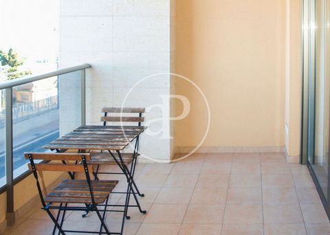 97 sqm furnished flat with a 24sqm Terrace and views in Playa de San Juan - El Cabo, Alicante.The property has 2 bedrooms, 2 bathrooms, swimming pool, gymnasium, 1 parking space, air conditioning, fitted wardrobes, balcony, garden and heating. Ref. V...