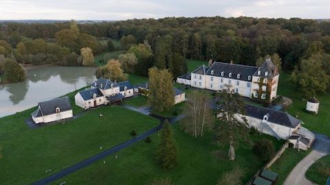 19th century castle with outbuildings, swimming pool and pond on 29ha 75a 17ca In the heart of Boischaut Nord, 20 minutes from Valençay, 19th century castle of approx. 930 m² on 3 levels includes 45 rooms of which 20 bedrooms, 11 shower rooms and 5 b...