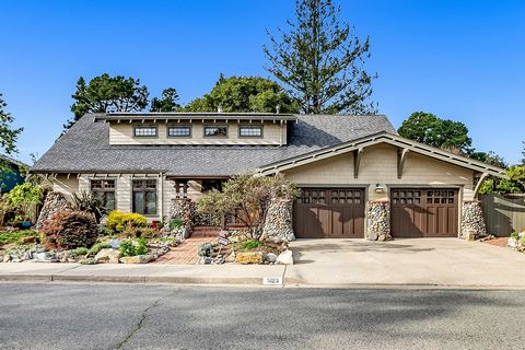 Beautifully remodeled Craftsman designed by Jarvis Architects. This extensive remodel and second-story addition began in 2006 resulting in a stunning living space that seamlessly blends modern features with timeless craftsmanship. This home features ...
