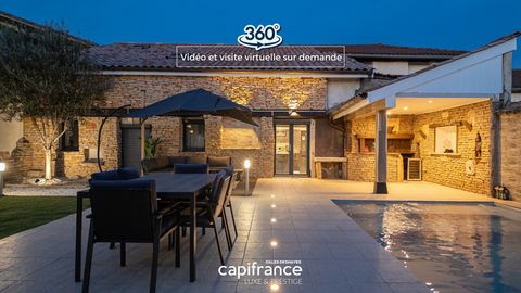 01140 SAINT-DIDIER-SUR-CHALARONNE Maison 7 pièces de 257.25 m² Une maison du 19ème siècle rénovée avec soin au cur d'un village vivant, St-Didier-sur-Chalaronne. Un séjour de 54.88 m², une cuisine (17,45m²), une suite parentale au rez-de-jardin (cham...