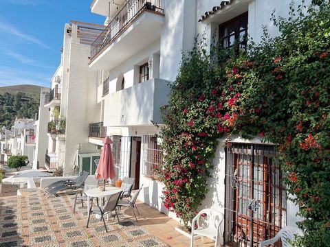 Ground floor apartment for sale in Benahavis , consisting of 2 bedrooms and 2 bathrooms and an amazing front door terrace . It is perfect for those seeking tranquil living close to nature while being just minutes away from Benahavis town, golf course...