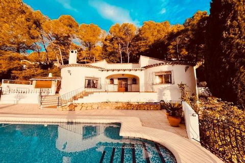 Wenn Sie morgens von Ihrem Schlafzimmerfenster aus auf das Challon-Tal blicken, wissen Sie, dass es ein besonders schöner Tag werden wird! Die Villa Vista bringt Sie und maximal 7 weitere Personen voll und ganz in die Ibiza-Stimmung und den puren Lux...