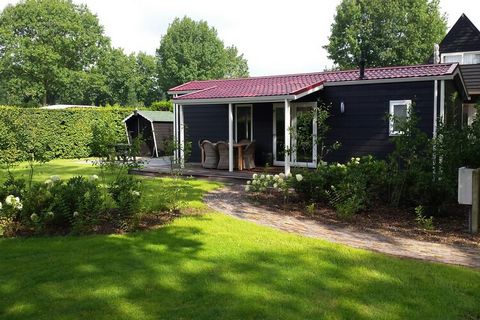 De vrijstaande chalets op Vakantiepark de Tabaksschuur zijn gelegen op dit goed onderhouden park. Ze zijn alle comfortabel en praktisch ingericht. Je beschikt over een veranda en riante tuin met veel privacy. Uiteraard is de accommodatie voorzien van...