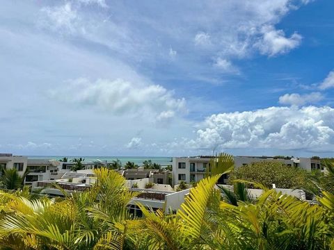 Surplombant l'océan Indien, ce penthouse spacieux de 4 chambres offre des vues vraiment exceptionnelles. Doté d'un grand salon ouvert et d'une terrasse extérieure spacieuse, son design ouvert et contemporain permet un flux intérieur-extérieur fluide....