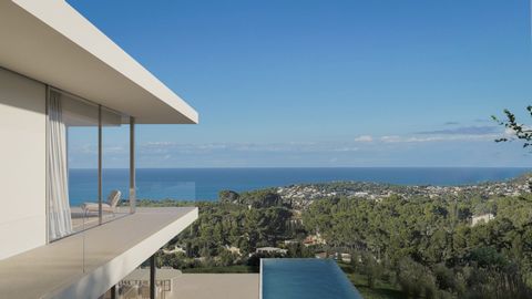 Gloednieuwe luxe villa met panoramisch uitzicht op zee van Moraira tot de Peñon de Ifach, op slechts 5 minuten rijden van het zandstrand La Fustera. Deze moderne villa met prachtig uitzicht op zee ligt op een rustig aflopend perceel. Daarom kan geen ...