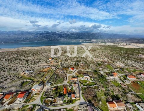 ZADAR, POSEDARJE - Aantrekkelijk land met uitzicht op Velebit Te koop is een aantrekkelijk bouwkavel van 4000 m² gelegen in het rustige stadje Ždrilo, gemeente Posedarje. Deze locatie biedt een buitengewoon uitzicht op Velebit en het Velebit-kanaal. ...