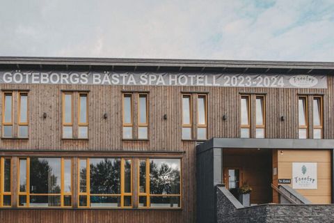 Découvrez une maison vraiment enchanteresse où la beauté rencontre la tranquillité. Cette jolie maison à deux étages est ornée de superbes murs en pierre à l'intérieur comme à l'extérieur, créant une atmosphère chaleureuse et accueillante. Commencez ...