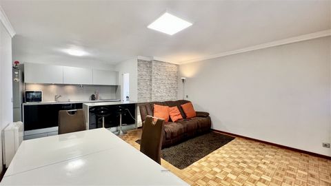 Apartamento T2, junto ao Complexo de Piscinas de Águas Santas. Ao adquirir este imóvel estará a usufruir do privilégio de viver perto de tudo, nomeadamente, comércio e serviços, transportes públicos, áreas de lazer, escolas e vias de comunicação. O i...