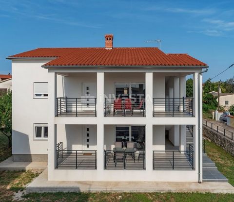 Location: Istarska županija, Ližnjan, Ližnjan. In vendita è una casa familiare di nuova costruzione, di eccezionale qualità, nel comune di Ližnjan. La casa ha una superficie lorda di 326,50 m² di spazio abitativo suddiviso su due piani – pianterreno ...