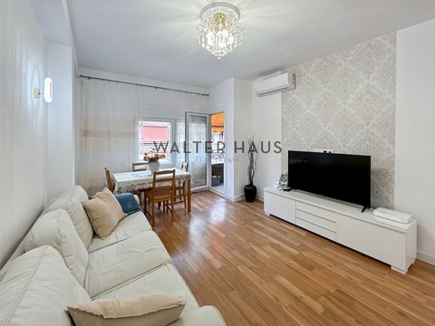 SEASONAL RENTAL- FURNISHED AND EQUIPPED This magnificent 80m² apartment offers a modern and functional space, ideal for enjoying a comfortable and cozy home. The property has three rooms, all exterior, distributed in a double, a medium and a single, ...