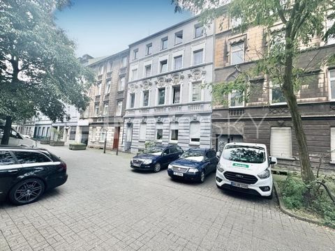 Dit is waar beleggers waar voor hun geld krijgen: dit aantrekkelijke appartementsgebouw met 7 wooneenheden biedt een uitstekende factor 13,8 en een rendement van 7,26% Het totaal van 509 m² woonoppervlak is verdeeld over zeven appartementen, waaronde...