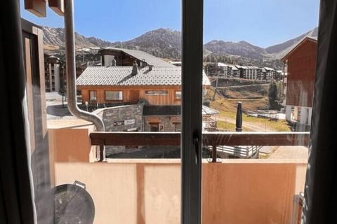 Magnifique studio de 32 mètres carrés situé à Plagne Soleil. ArrayIl fait 40 mètres carrés, dispose d'un balcon et peut accueillir jusqu'à 4 personnes. Vous aurez l'occasion de profiter de la montagne et de toutes ses activités. Au plaisir de vous re...