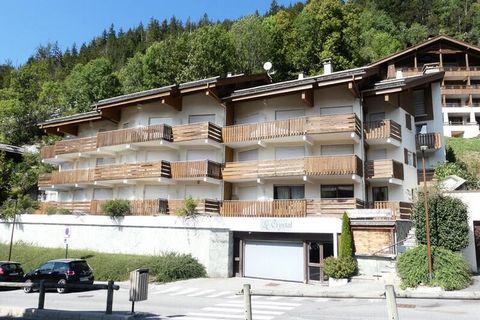 KRISTALL 25 - LA CLUSAZ 6 Personen. / 60 m2 / 4 Zimmer klassifiziert 3*** NN / Aufzug im 3. Stock / Süden / Mini-WLAN-Box (kostenpflichtige Option) Wohnung auf mehreren Ebenen, im Zentrum einer Residenz mit 24 Wohnungen aus dem Jahr 1977 gelegen. Sie...