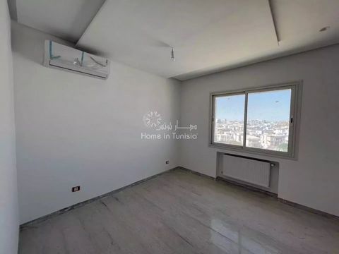 This apartment never inhabited stands in a quiet and secure residence. The entrance leads to a spacious reception room which can easily contain a living room and a dining room the latter enjoying natural light thanks to its access. The kitchen is fur...