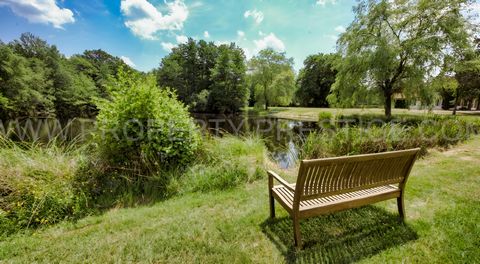 LOIRET 400 HA PROPRIETE RURALE PLEINE NATURE Non loin de la Grande Sologne, se dresse une magnifique propriété d’agrément sur 400 hectares de terres avec de grands et beaux étangs. Ce vaste domaine dispose d’un bâti de 850 m² environ réparti en plusi...