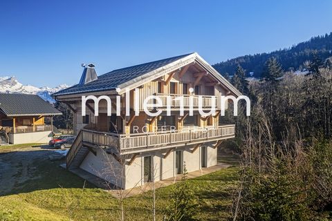 Agence : Millenium Properties Réf : SH 1761 Ce somptueux chalet de 190 m² (216 m2 de surface utile), érigé en 2022 dans le respect absolu des exigences et des traditions haut savoyardes, offre un mélange parfait de charme traditionnel et d'élégance c...