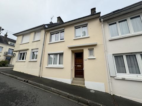 NOUVELLE EXCLUSIVITE LA BONNE ADRESSE !    Installez-vous à MONTEBOURG, dans cette jolie maison de ville à rafraîchir, située en plein coeur du centre ville.    Cette maison de la reconstruction, idéale pour une jeune famille ou pour un investissemen...