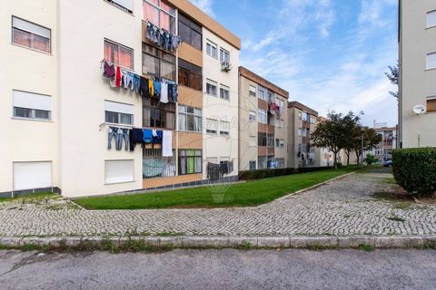   Apartamento T3 Arcena – Alverca do Ribatejo e Sobralinho      Excelente oportunidade de investimento se procura rentabilidade e valorização. Poderá ser o lar do seu futuro.      Apartamento T3   3 quartos   1 sala   1 cozinha   2 casa de banho     ...