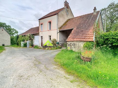 Votre Petite Agence Guéret vous propose à la vente cette maison de campagne à rénover avec dépendances. Elle se compose au rez-de-chaussée une cuisine, salle à manger, salle d'eau. A l'étage, un pallier desservant deux belles chambres, et un bureau a...