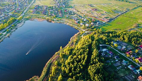 Продается участок ИЖС 8 соток в коттеджном поселке Новое Гаврино С удобным расположением: в 2 км от Павловского Посада, 58 км от МКАД по Горьковскому шоссе и 67 км от МКАД по Носовихинскому шоссе. Все удобства для комфортной жизни: электричество, газ...