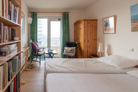 Cet appartement de 2 chambres récemment construit est situé au 2ème étage de la prestigieuse tour Residentie Ensor II, située dans le quartier d'Oosteroever. Il dispose d'une terrasse spacieuse avec mobilier de salon, parfaite pour se détendre en ple...