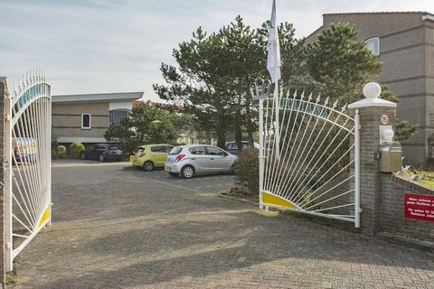 Welkom in een prachtig gelegen vakantieappartement op slechts één meter van het prachtige strand! Dit charmante appartement op de begane grond beschikt over een groot terras op het zuidwesten, perfect om te genieten van de zon. Met dubbele schuifdeur...