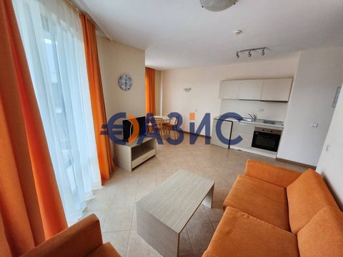 ID33620680 Zum Verkauf angeboten: Zweizimmerwohnung in Royal San Preis: 69900 Euro Ort: Sonnenstrand Zimmer: 2 Gesamtfläche: 55 qm Im 2. Stock Unterstützungs-Dackel: 825 pro Jahr Bauphase: Abgeschlossen Bezahlung: 2000 Euro Kaution, 100% bei der Unte...