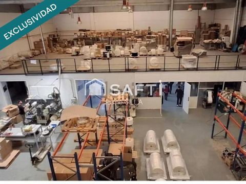 Industrial warehouse of 1,003 m² ready to enter P. I. ALQUERIA DEL MORET DE PICANYA. Distributed in two offices (70 m² and 110 m²), large work area of 620 m² with mezzanine, changing rooms, dining room and 4 bathrooms (one adapted). Accesses with 4-m...