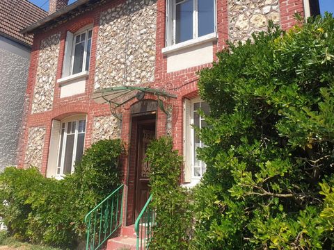 Jolie maison brique et silex