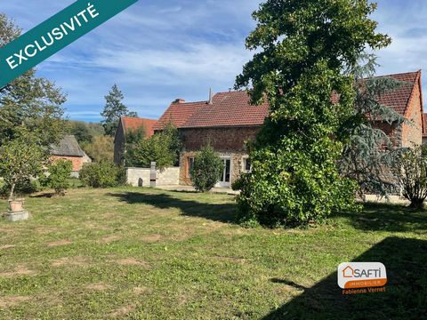 Ancien corps de ferme à rénover avec dépendances et terrain arboré