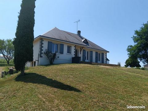 MAISON A COTE DU PONT DE ST JEAN DE THOUARS BEAU PAYSAGE PANORAMIQUE ECOLE COMMERCES PROXIMITE