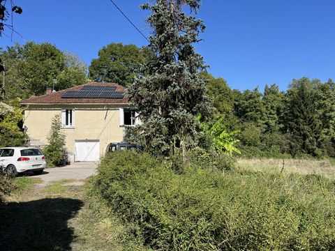 Proche Figeac, maison de type 3 à rafraîchir avec jardin et ruisseau