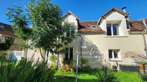 MAISON DE VILLAGE ENTIEREMENT RENOVEE 3 CHAMBRES AVEC JARDIN