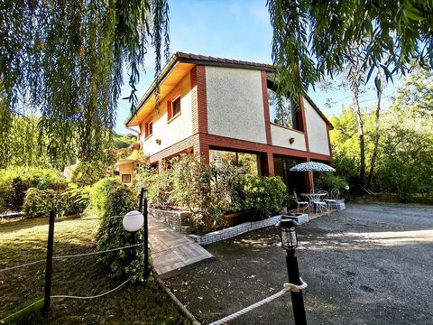 Maison T7 de caractère avec piscine et pool house