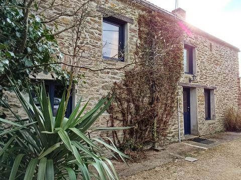 Longère en pierres atypique, au calme sans vis-à-vis